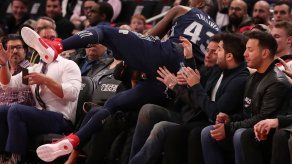Raptors vencen a Pistons