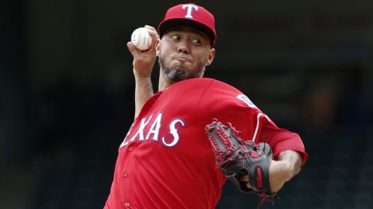 Gallardo extiende su buen momento en triunfo de Rangers