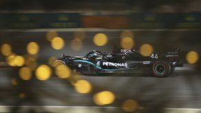 Hamilton logra su 98ta pole; saldrá 1ro en Bahréin