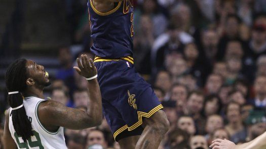 Cavaliers barren a Boston, pero pierden a Love