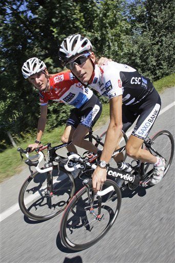 Schleck busca la forma de superar a Evans en el Tour