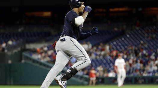 Johan Camargo pegó su HR 19 con los Bravos