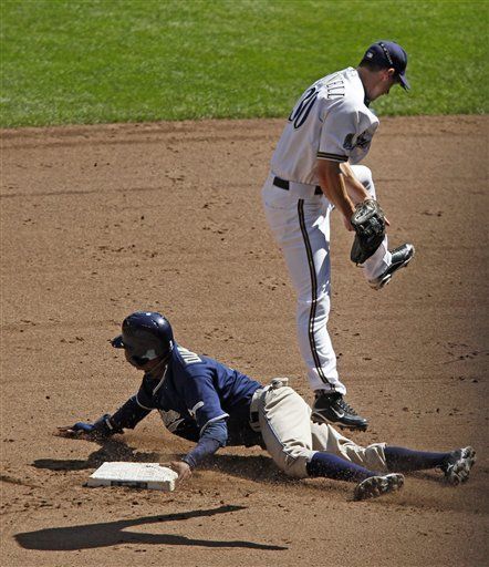 MLB: Padres 7, Cerveceros 3; mexicano González pega jonrón
