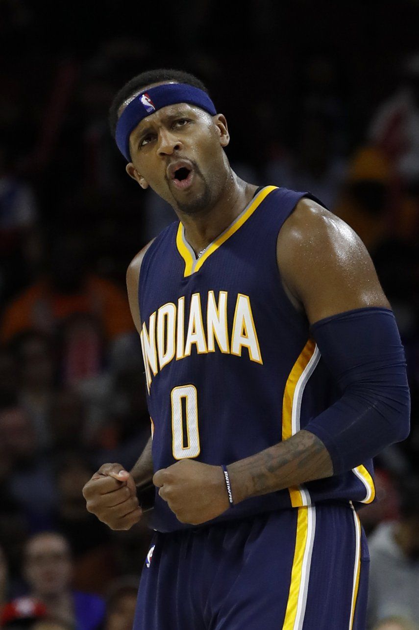 Miles anota 25 y Pacers doblegan a 76ers
