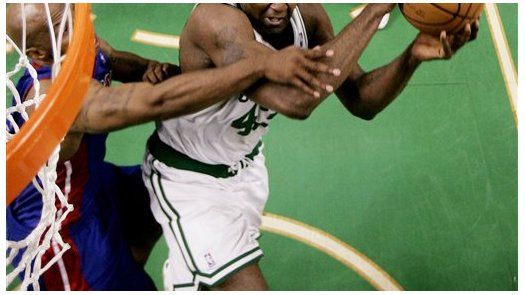 NBA: Celtics 106, Pistons 102; Boston aventaja 3-2