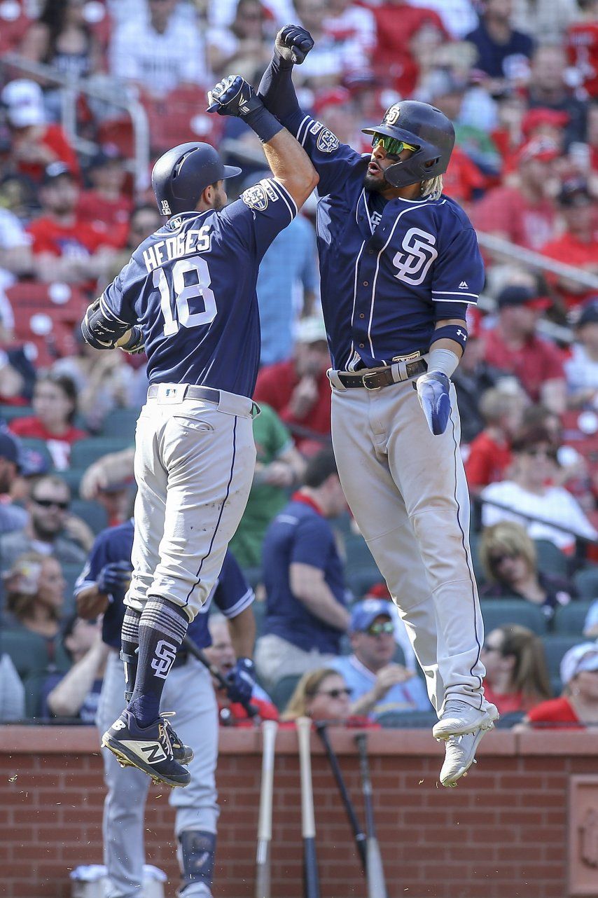 Padres remontan para vencer 6-4 a Cardenales