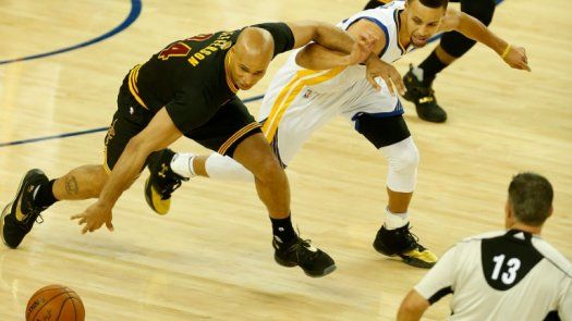 Cleveland vence 93-89 a Golden State y gana su primer título de la NBA
