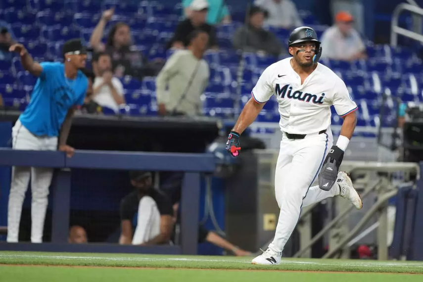 MLB: Leonardo Jiménez remolcó su primera carrera de la temporada