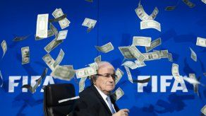 Coca-Cola y McDonalds reclaman renuncia inmediata de Blatter
