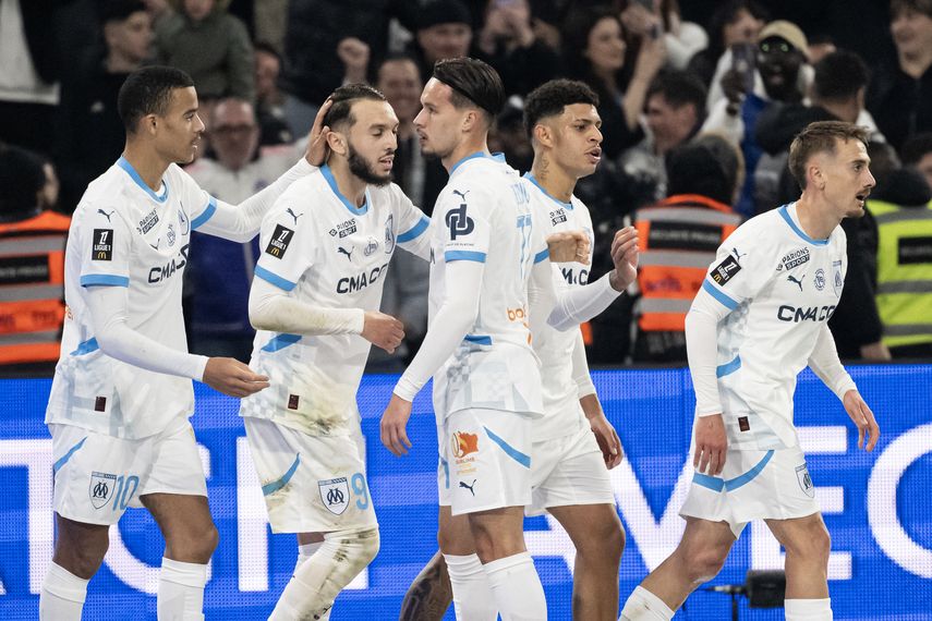 Olympique Marsella gana sin problemas al Nantes