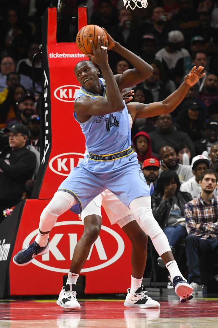 Grizzlies aplastan a Hawks con buen esfuerzo colectivo