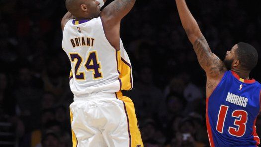 Kobe y Clarkson guían a Lakers a victoria sobre Pistons