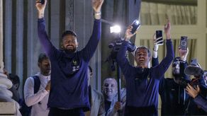 Qatar 2022: Los subcampeones son recibidos por miles de aficionados franceses&nbsp; Foto: AFP