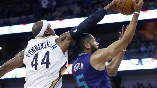 Anderson y Davis dan a Pelicans triunfo sobre Hornets