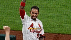 MLB: Edmundo Sosa pega su sexto cuadrangular de la temporada