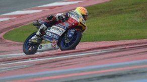 FOTOS INSÓLITAS-2018: Fenati acciona en carrera el freno de un rival