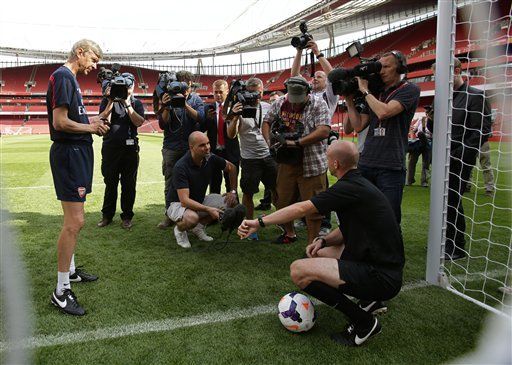 Wenger levanta dudas sobre tecnología de goles