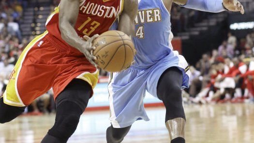 Harden anota 50 puntos en triunfo sobre Nuggets
