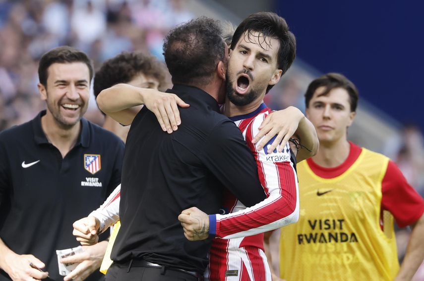 Atlético de Madrid vence al Espanyol con gol de Baena in extremis