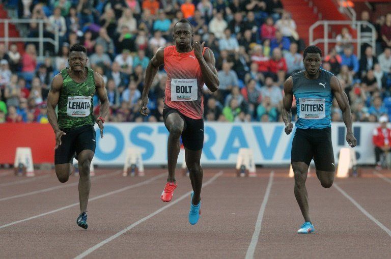 Bolt envía un aviso a Gatlin bajando de los diez segundo en Ostrava