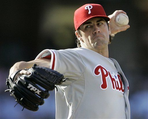 Hamels y Filis llegan a acuerdo por 3 años