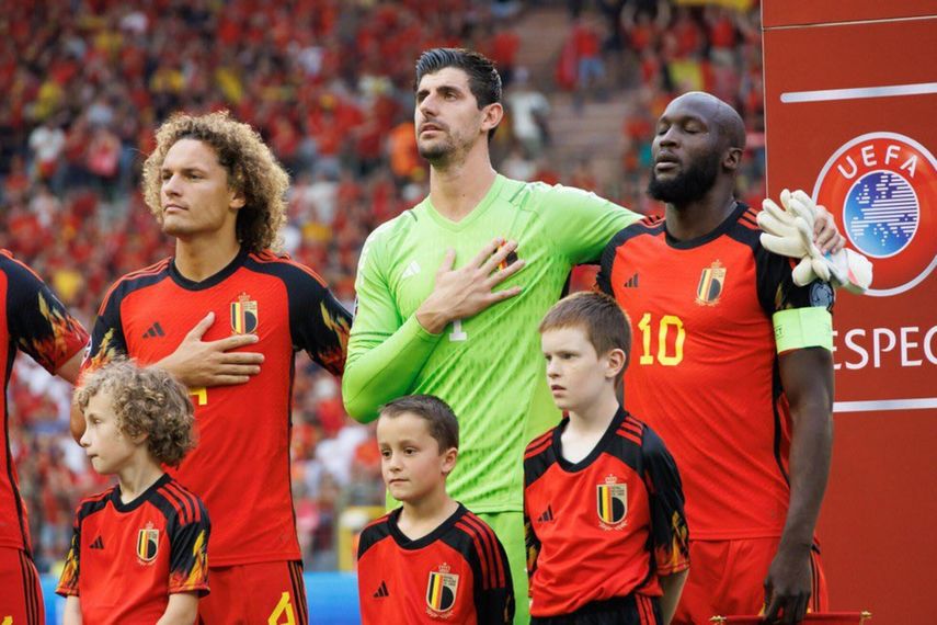 Thibaut Courtois se pronuncia en redes sociales tras polémicas declaraciones del DT