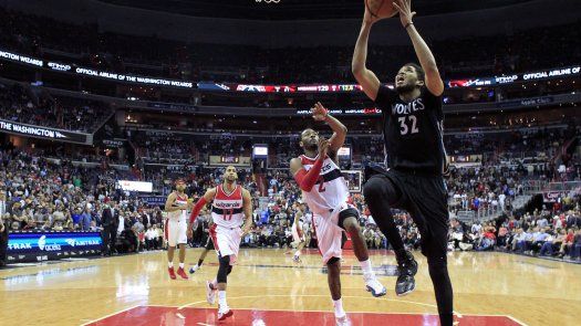 En 2 prórrogas, Wolves propinan dura derrota a Wizards