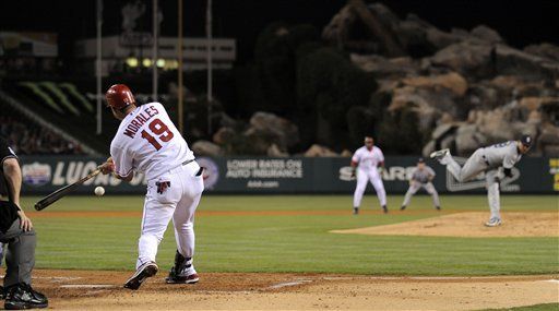 MLB: Angelinos 6, Marineros 3; Morales remolca tres