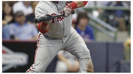 MLB: Filis 3, Cerveceros 2; Ibáñez anota en un error