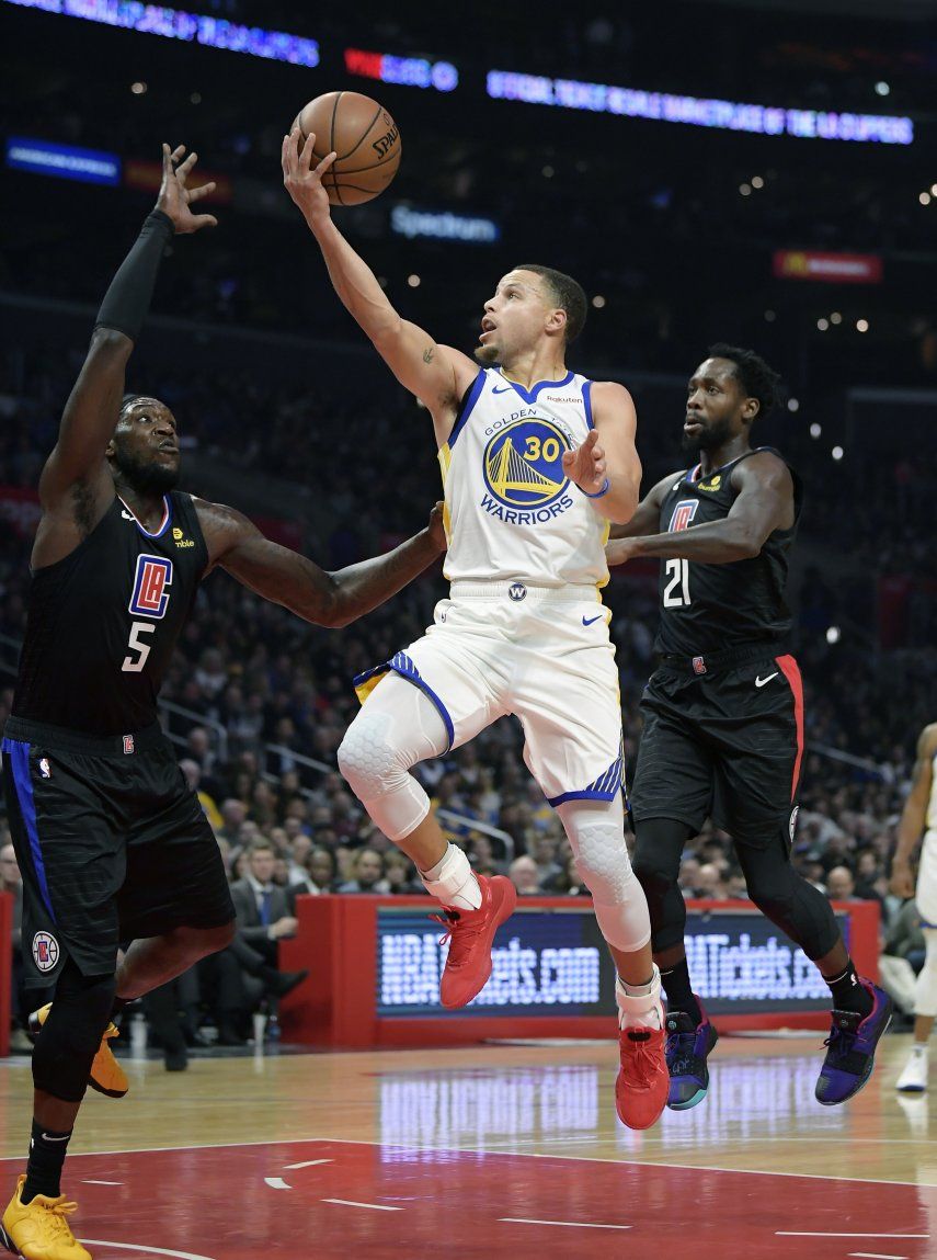 La lucha por playoffs de la NBA se pone caliente