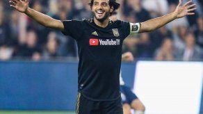 Vela lidera a LAFC ante Galaxy; avanzan a final del Oeste