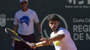 Carlos Alcaraz arranca con autoridad defensa del titulo en Montecarlo