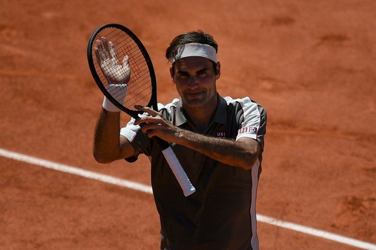 Federer arrolla a Mayer para llegar a cuartos en Roland Garros