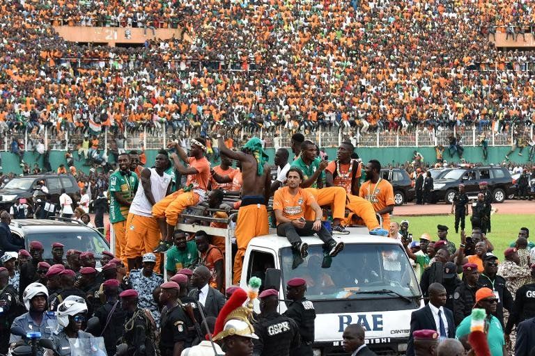 Un millón de personas reciben en Abiyán a los campeones de África