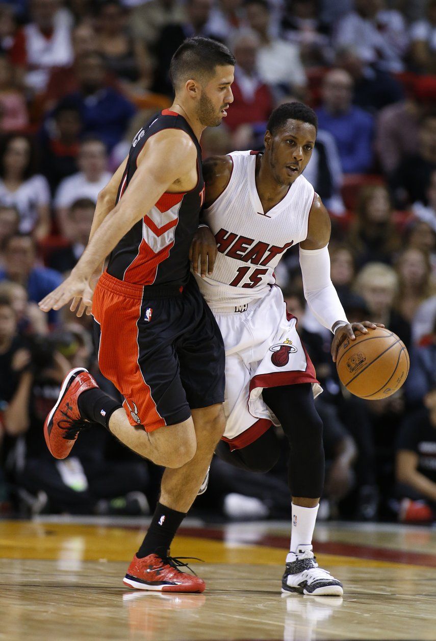 Heat mejora a 3-0 con triunfo sobre Raptors