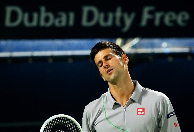 Federer gana a Djokovic y jugará final de Dubái ante Berdych