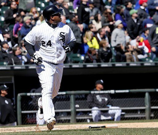 Medias Blancas vencen 5-2 a Reales, jonrón de Dunn