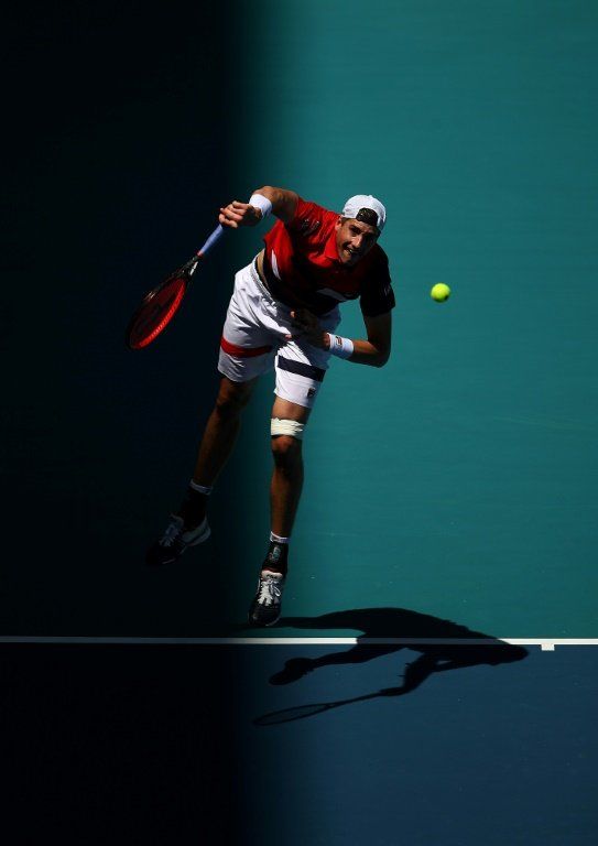 Djokovic eliminado por Bautista mientras Isner y Kontaveit pisan fuerte en Miami