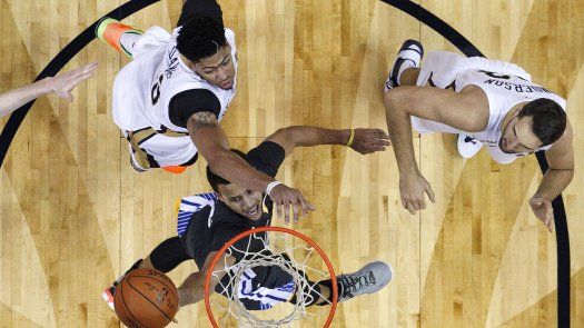 Curry brilla en 3er periodo; Warriors doblegan a Pelicans