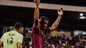 Fidel Escobar le responde a Thomas Christiansen tras recientes declaraciones del DT