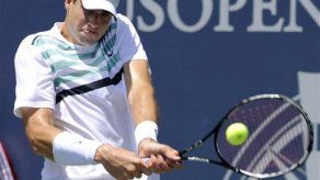 Mayer avanza en torneo de Los Angeles