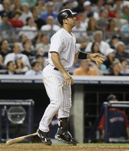 Yanquis rompen maleficio frente a Boston, a palos