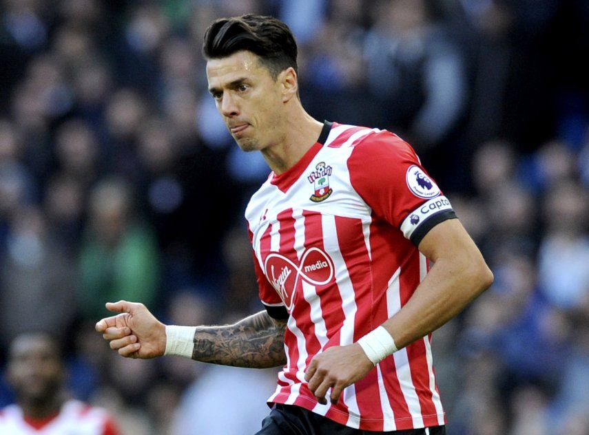 Southampton afirma que su capitán Fonte pidió salir del club