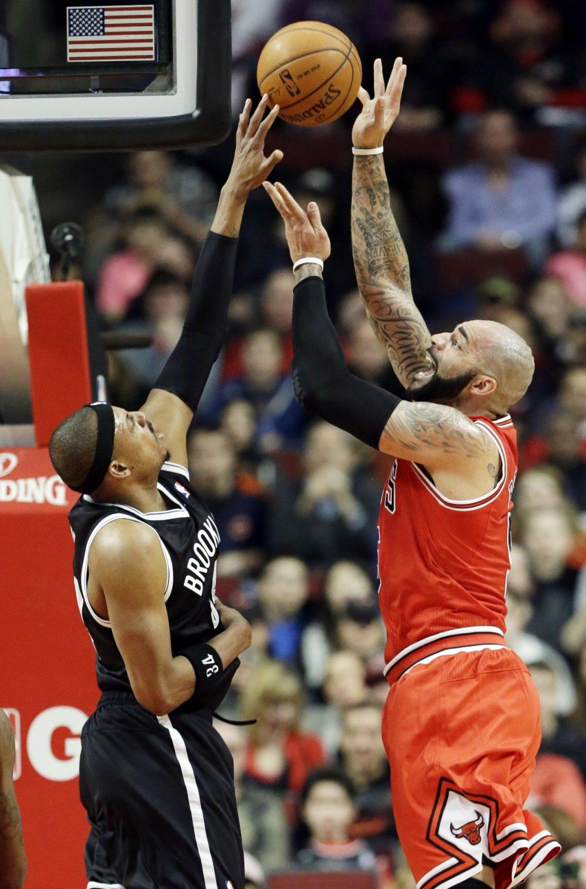 Gibson y Boozer dan triunfo a Bulls sobre Nets
