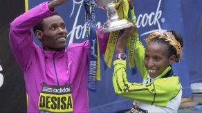 Etíope Desisa gana por segunda vez el Maratón de Boston