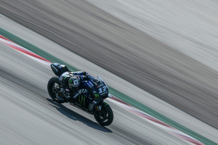 Viñales primero en ensayos de Sepang, Márquez octavo tras dolerse del hombro