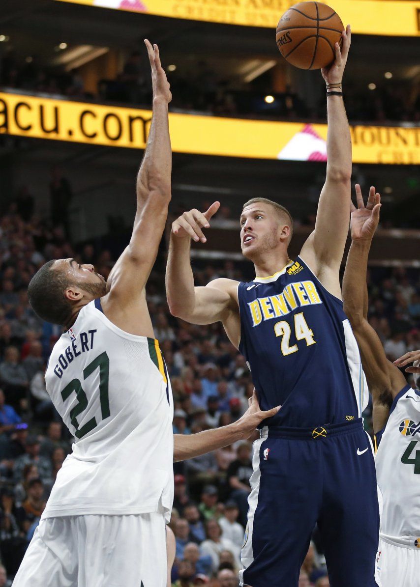 Jazz vence 106-96 a Nuggets de la mano de Burks
