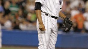 Yanquis: Rivera no lanza por molestia en espalda