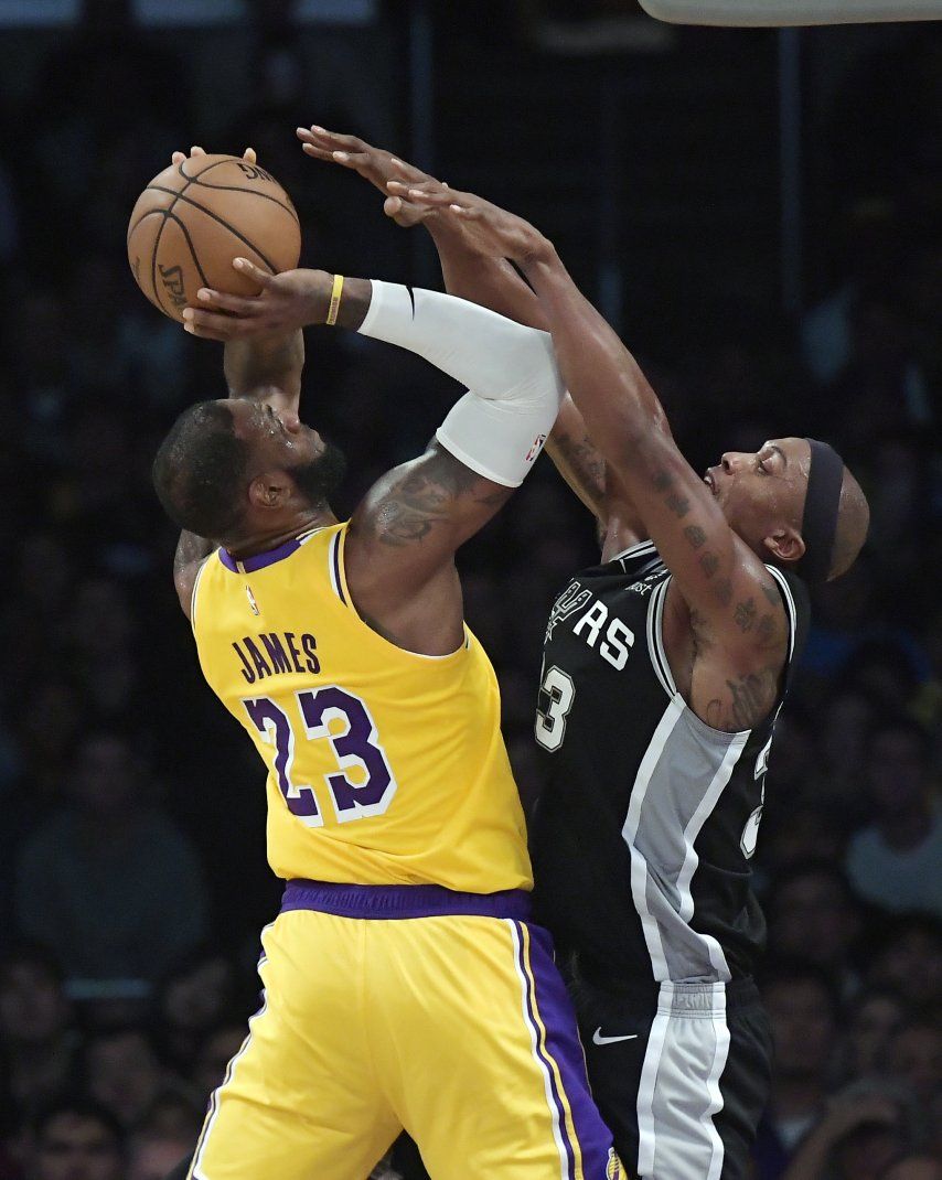 Spurs vienen de abajo, vencen a los Lakers 143-142