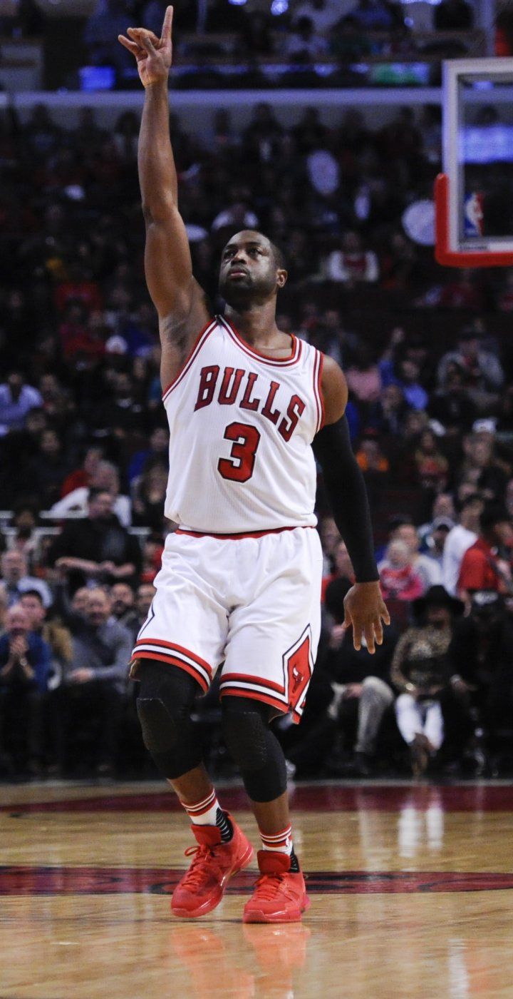 Wade anota 22 en su debut con Bulls, que vencen a Celtics